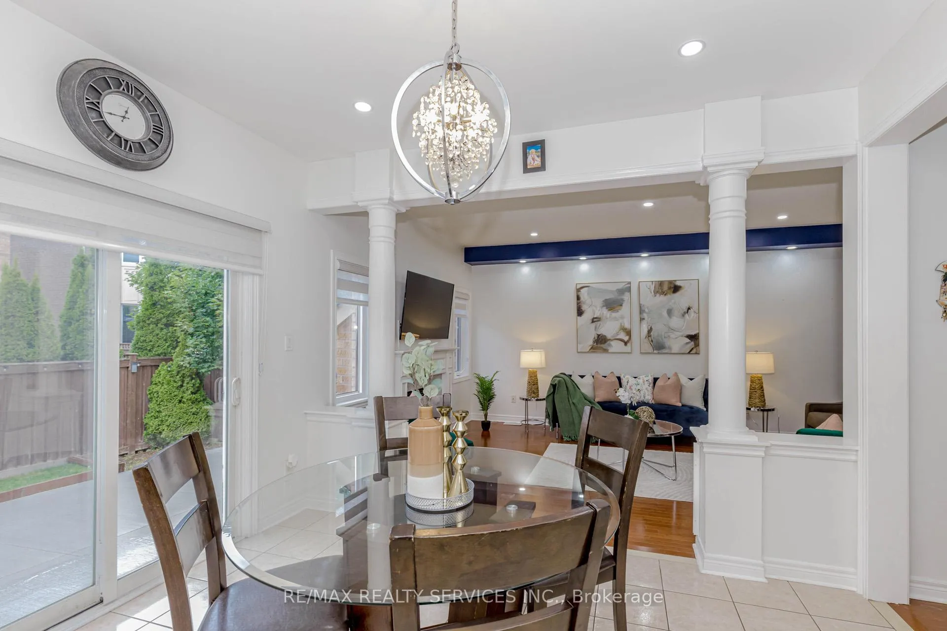 Photo 14 of 10 Cedarsprings Way, Brampton, Sandringham-Wellington — HOMEH