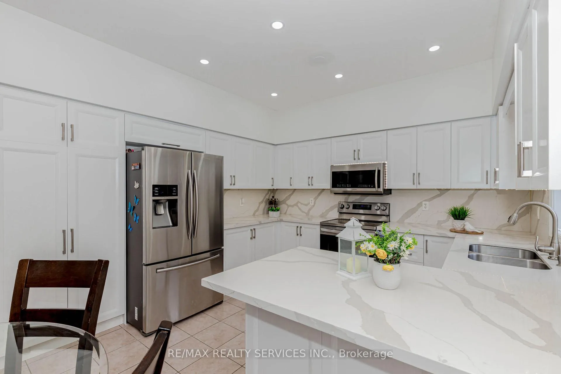 Photo 16 of 10 Cedarsprings Way, Brampton, Sandringham-Wellington — HOMEH