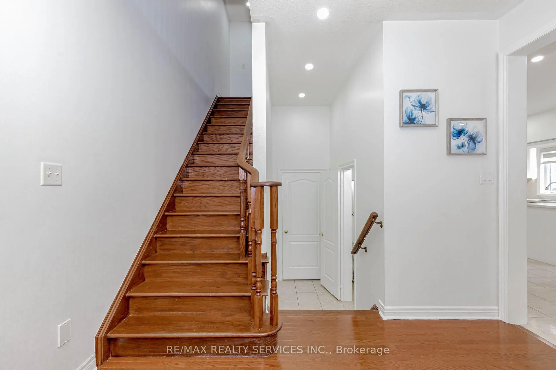 Photo 21 of 10 Cedarsprings Way, Brampton, Sandringham-Wellington — HOMEH