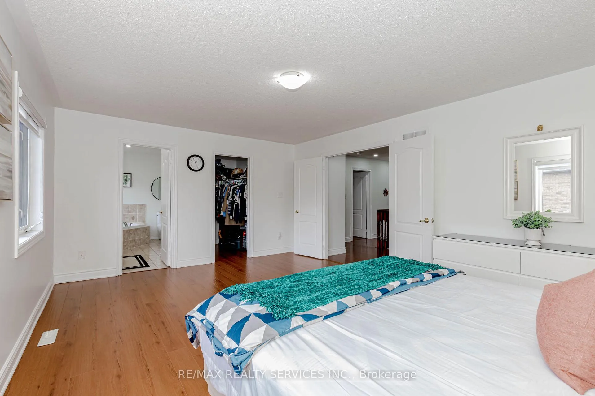 Photo 24 of 10 Cedarsprings Way, Brampton, Sandringham-Wellington — HOMEH