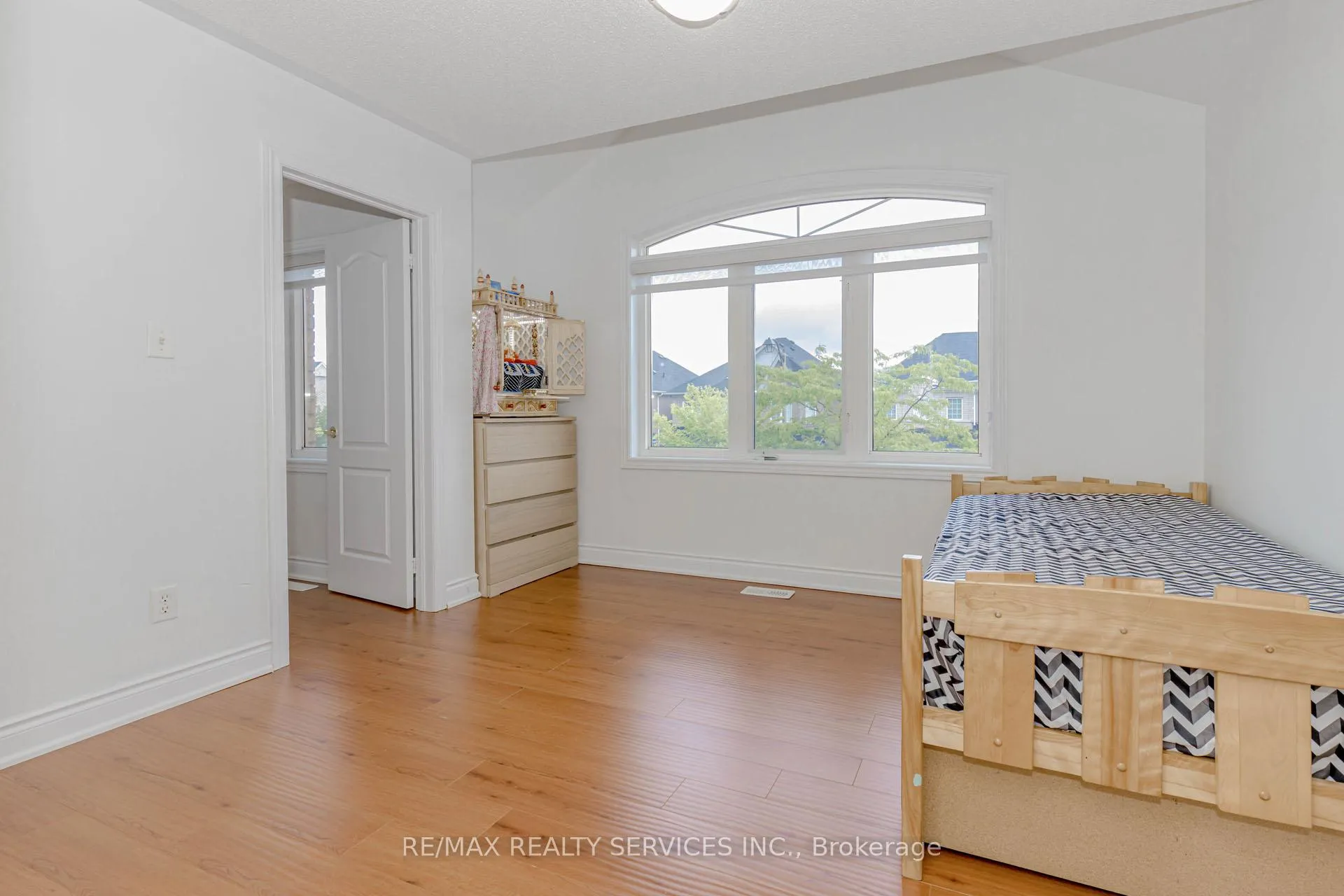 Photo 32 of 10 Cedarsprings Way, Brampton, Sandringham-Wellington — HOMEH