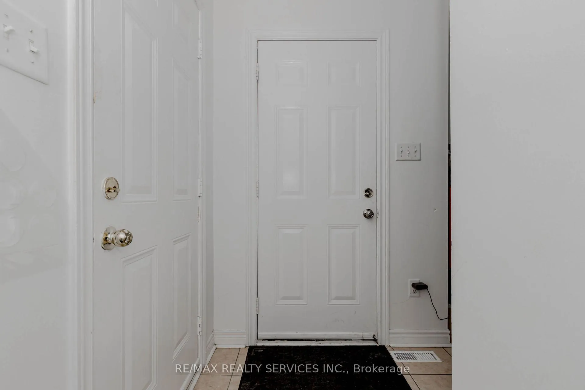 Photo 41 of 10 Cedarsprings Way, Brampton, Sandringham-Wellington — HOMEH