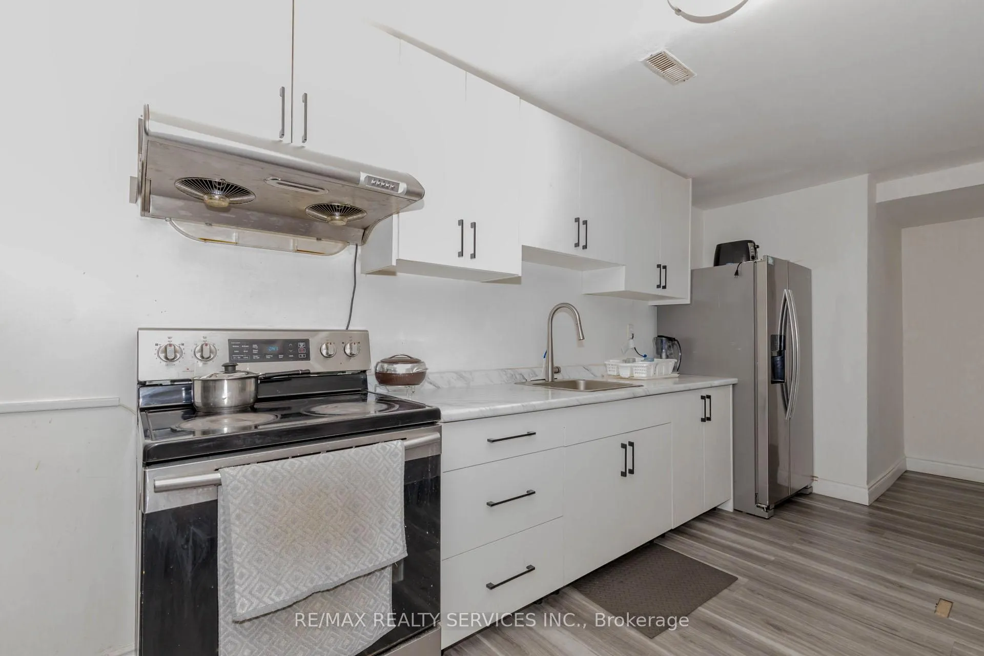 Photo 43 of 10 Cedarsprings Way, Brampton, Sandringham-Wellington — HOMEH