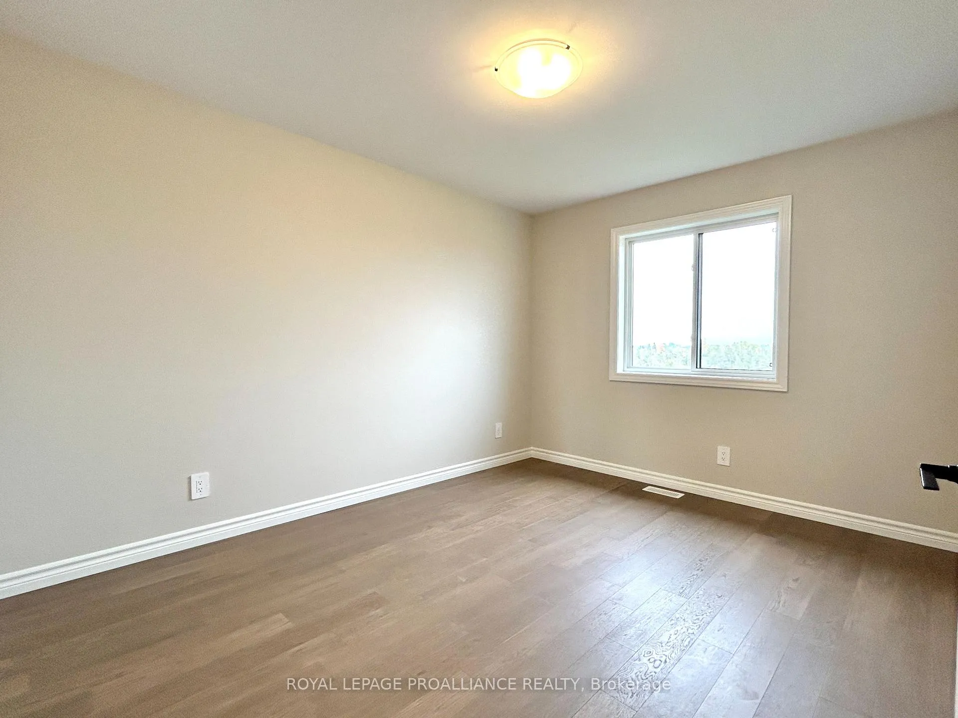 Photo 19 of 16 Peace River Street, Belleville, Thurlow Ward — HOMEH