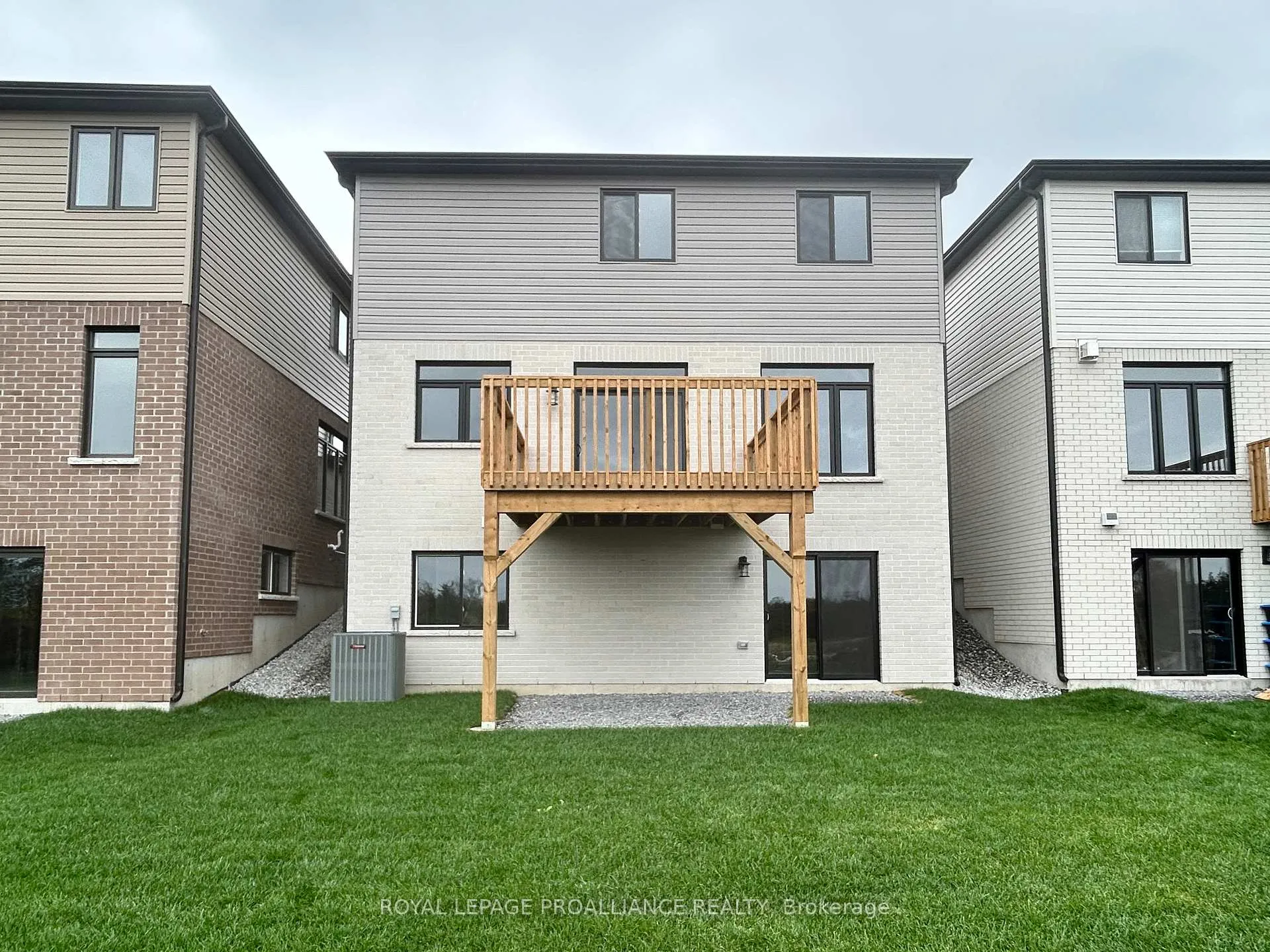 Photo 21 of 16 Peace River Street, Belleville, Thurlow Ward — HOMEH