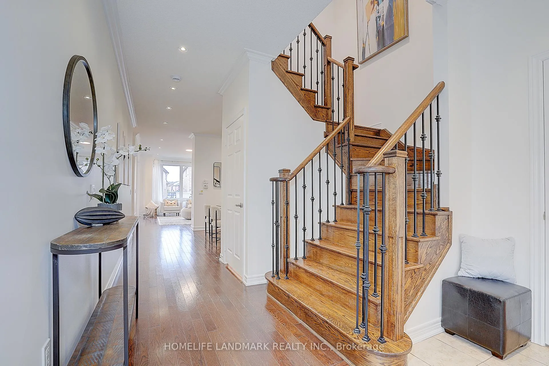 Photo 2 of 16 beacon point Street, Markham, Wismer — HOMEH
