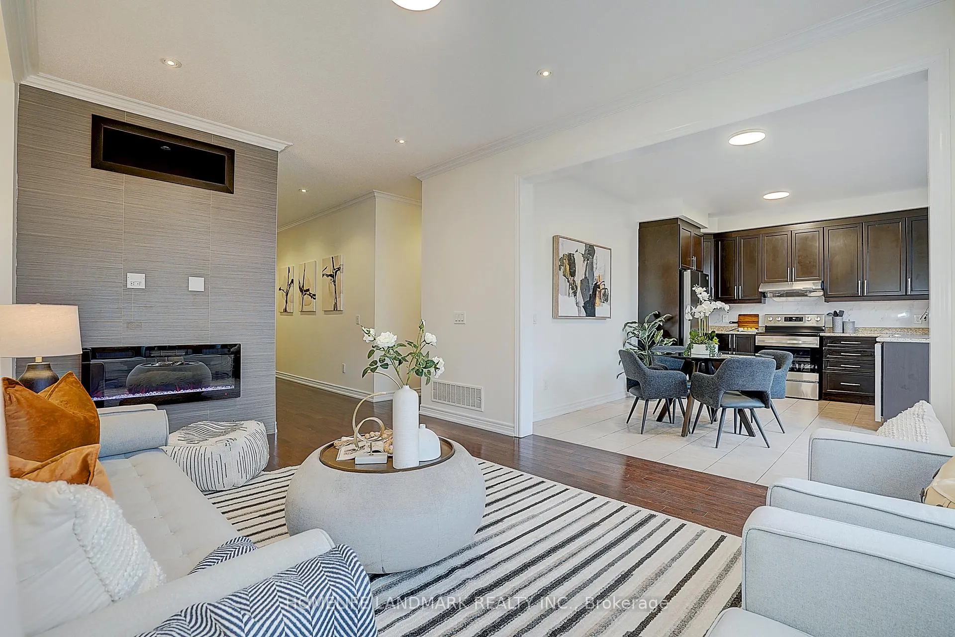 Photo 11 of 16 beacon point Street, Markham, Wismer — HOMEH