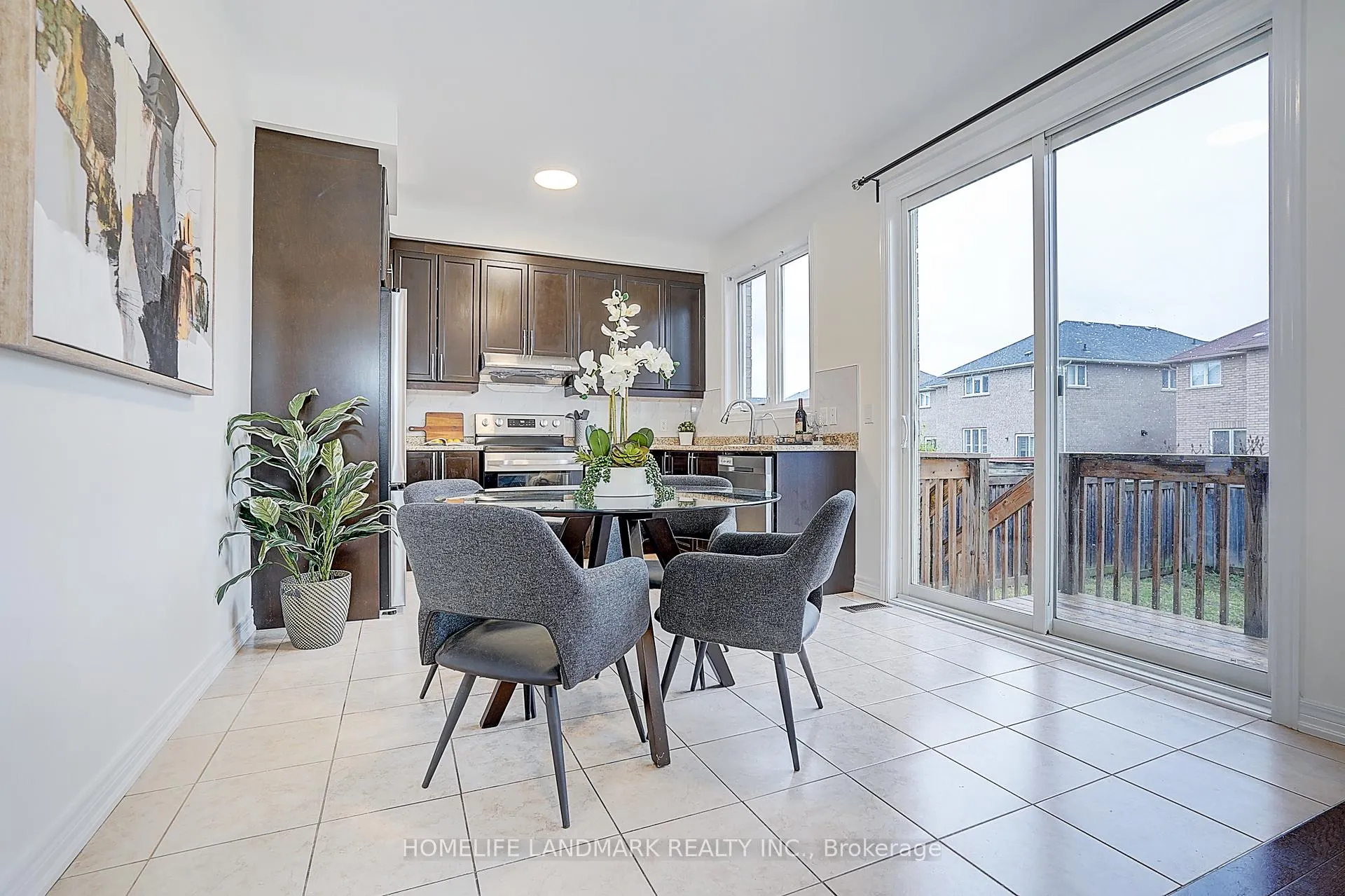 Photo 12 of 16 beacon point Street, Markham, Wismer — HOMEH