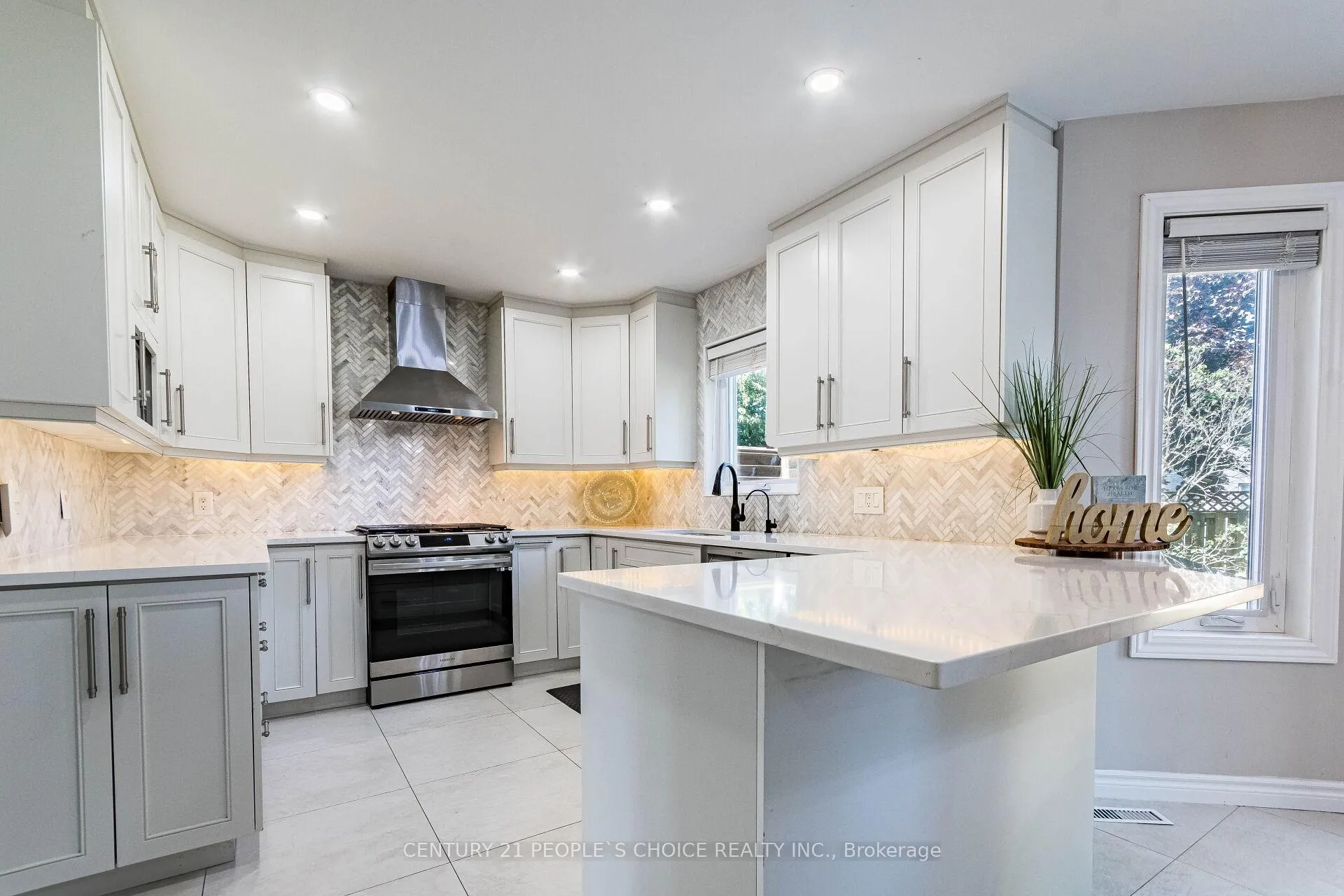 Photo 14 of 414 Cundles Road W, Barrie, Northwest — HOMEH