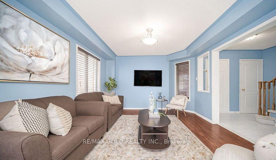 Photo 3 of 108 Black Forest Drive N, Brampton, Sandringham-Wellington — HOMEH
