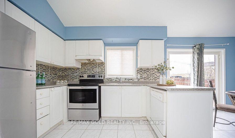 Photo 4 of 108 Black Forest Drive N, Brampton, Sandringham-Wellington — HOMEH