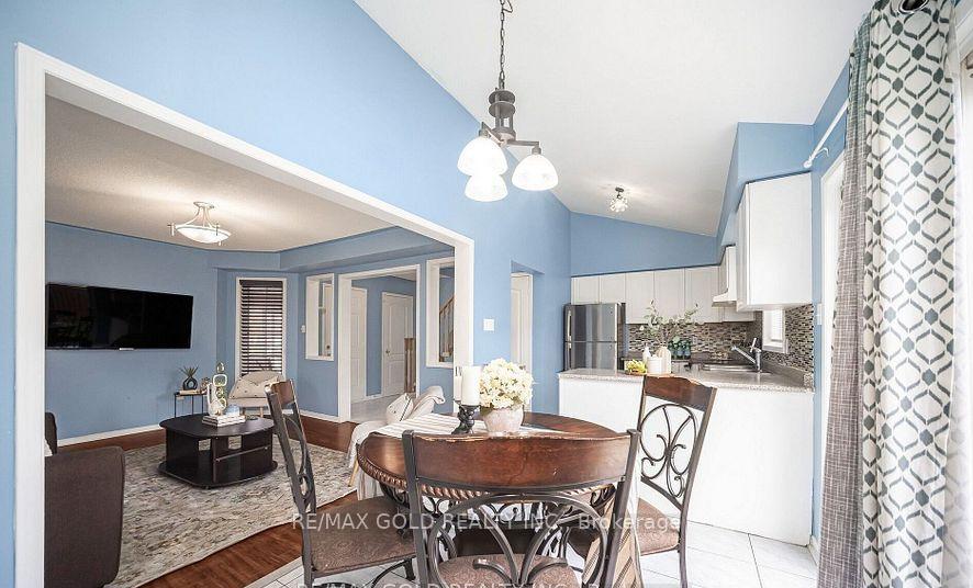 Photo 5 of 108 Black Forest Drive N, Brampton, Sandringham-Wellington — HOMEH
