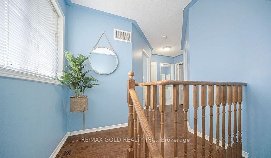 Photo 9 of 108 Black Forest Drive N, Brampton, Sandringham-Wellington — HOMEH