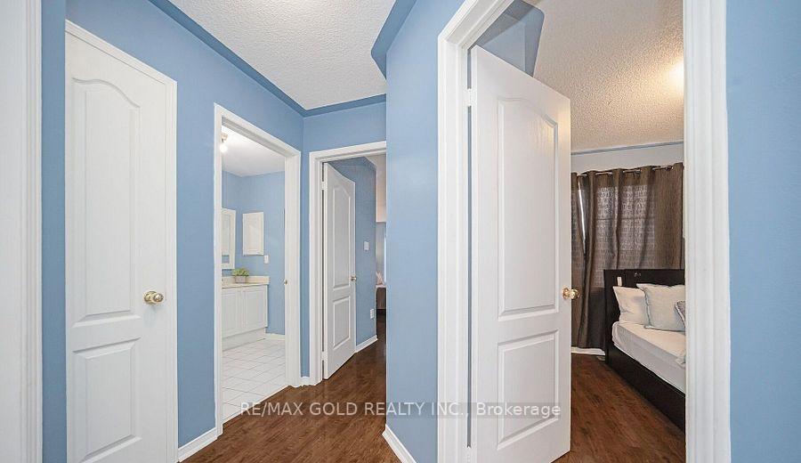 Photo 14 of 108 Black Forest Drive N, Brampton, Sandringham-Wellington — HOMEH