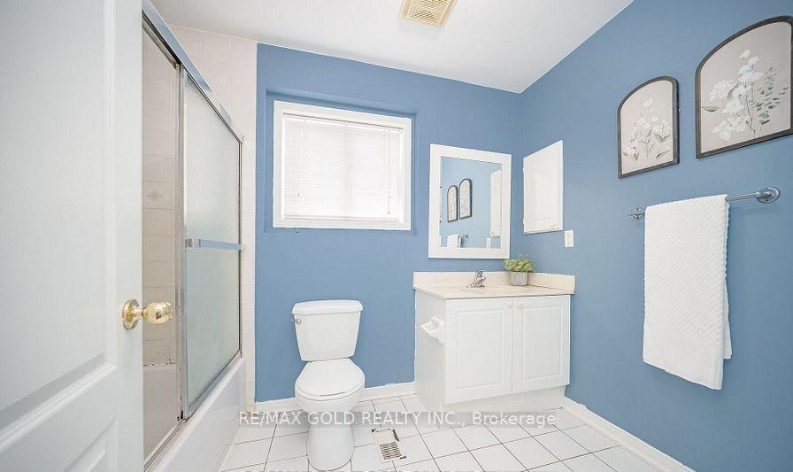 Photo 18 of 108 Black Forest Drive N, Brampton, Sandringham-Wellington — HOMEH