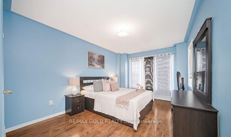 Photo 19 of 108 Black Forest Drive N, Brampton, Sandringham-Wellington — HOMEH