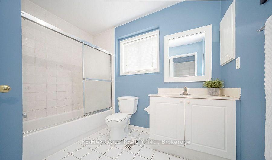 Photo 22 of 108 Black Forest Drive N, Brampton, Sandringham-Wellington — HOMEH