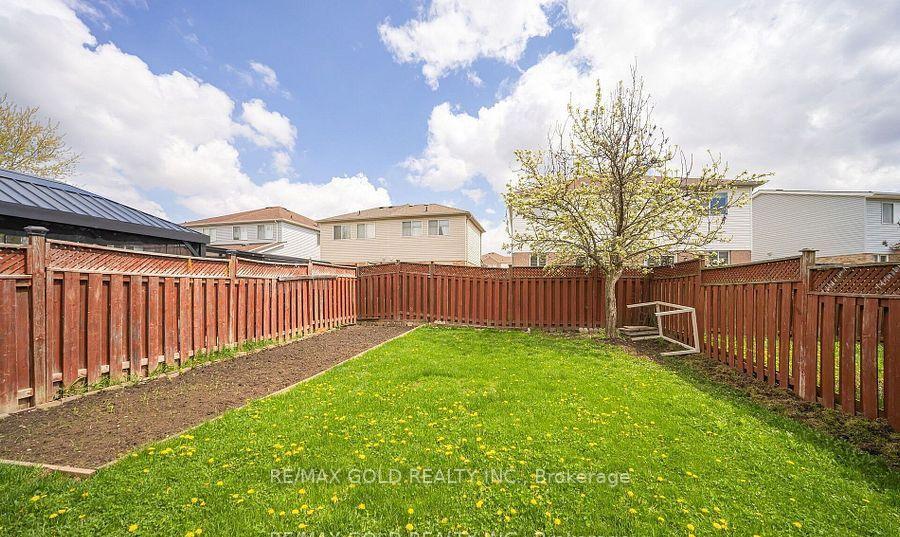 Photo 36 of 108 Black Forest Drive N, Brampton, Sandringham-Wellington — HOMEH