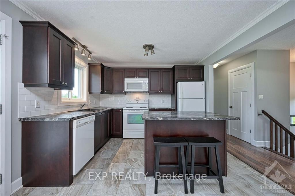 Photo 4 of 618 Latimer Road, Edwardsburgh/Cardinal, Edwardsburgh/Cardinal Twp — HOMEH