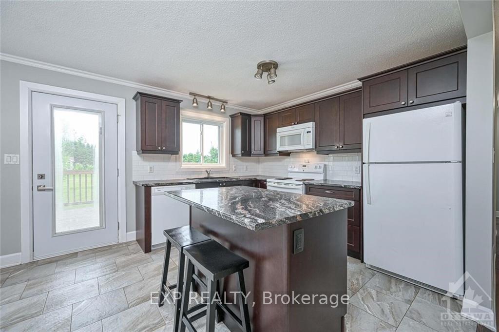 Photo 6 of 618 Latimer Road, Edwardsburgh/Cardinal, Edwardsburgh/Cardinal Twp — HOMEH