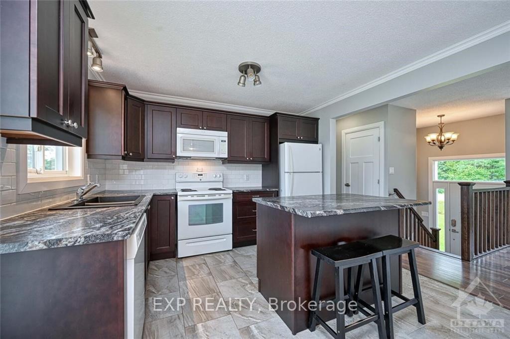 Photo 10 of 618 Latimer Road, Edwardsburgh/Cardinal, Edwardsburgh/Cardinal Twp — HOMEH