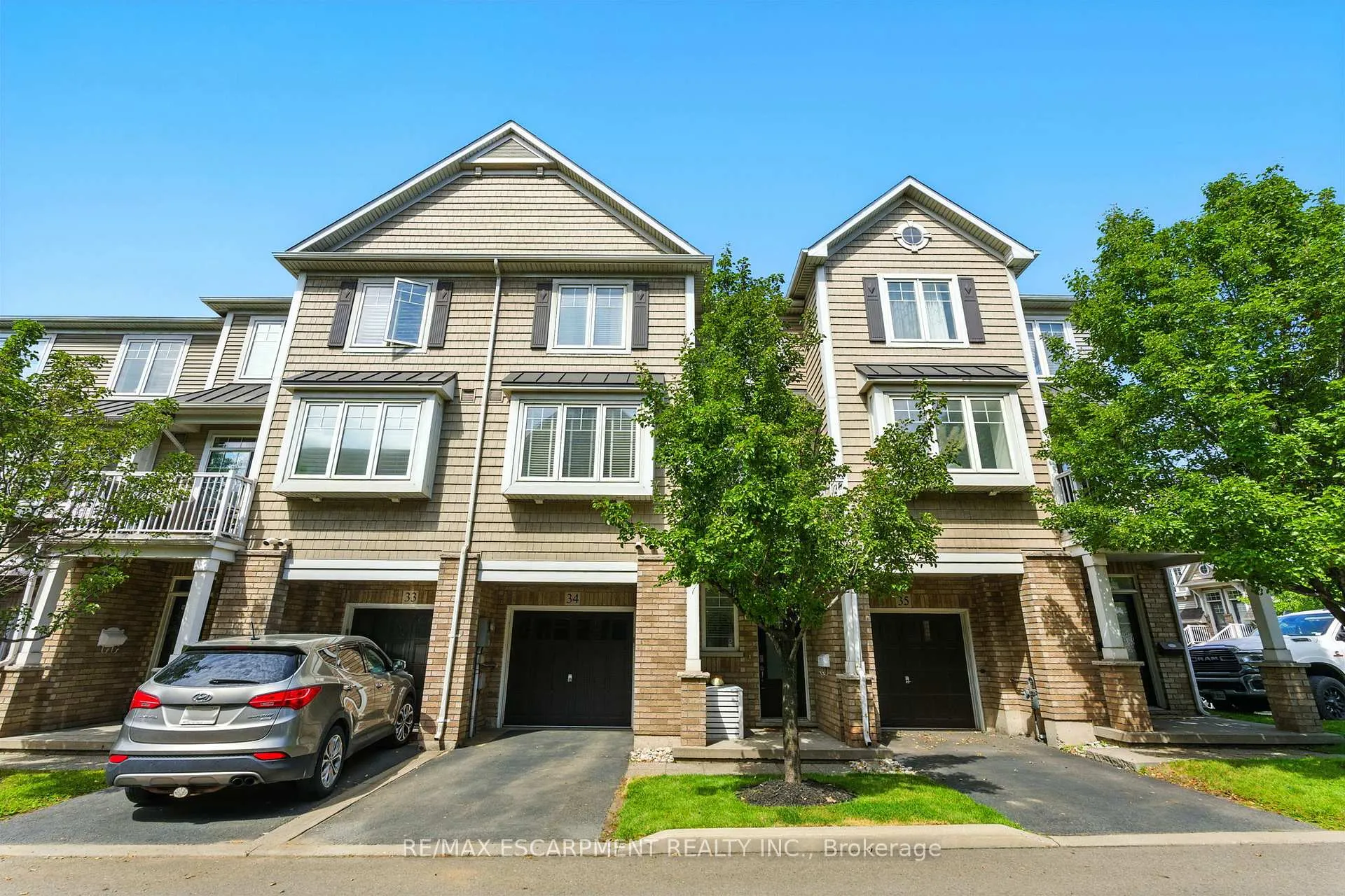 Photo 2 of Unit 34, 337 Beach Boulevard, Hamilton, Hamilton Beach — HOMEH