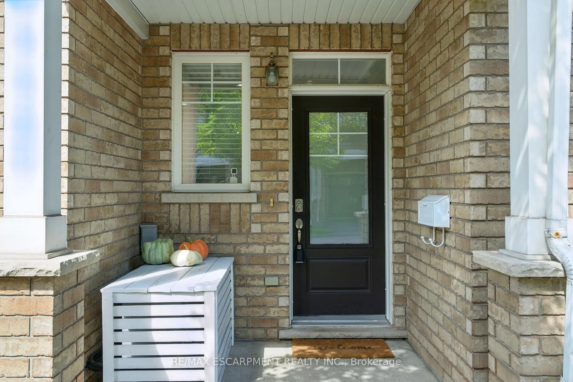 Photo 4 of Unit 34, 337 Beach Boulevard, Hamilton, Hamilton Beach — HOMEH