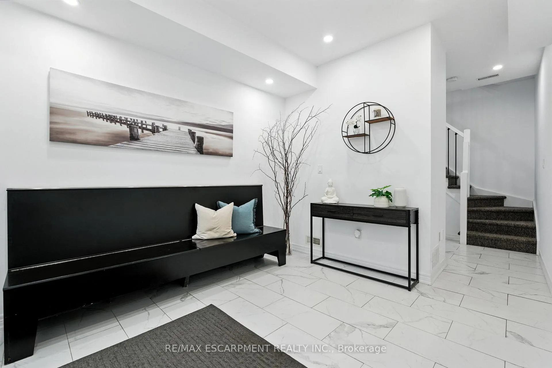 Photo 6 of Unit 34, 337 Beach Boulevard, Hamilton, Hamilton Beach — HOMEH