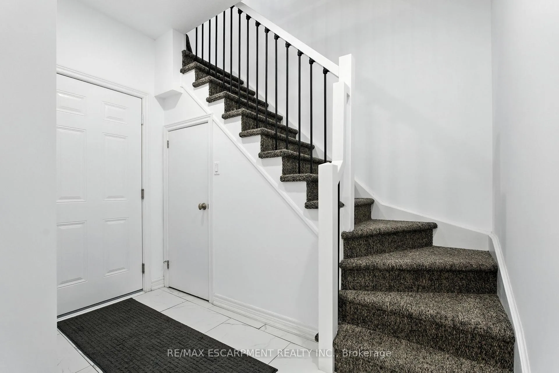 Photo 7 of Unit 34, 337 Beach Boulevard, Hamilton, Hamilton Beach — HOMEH