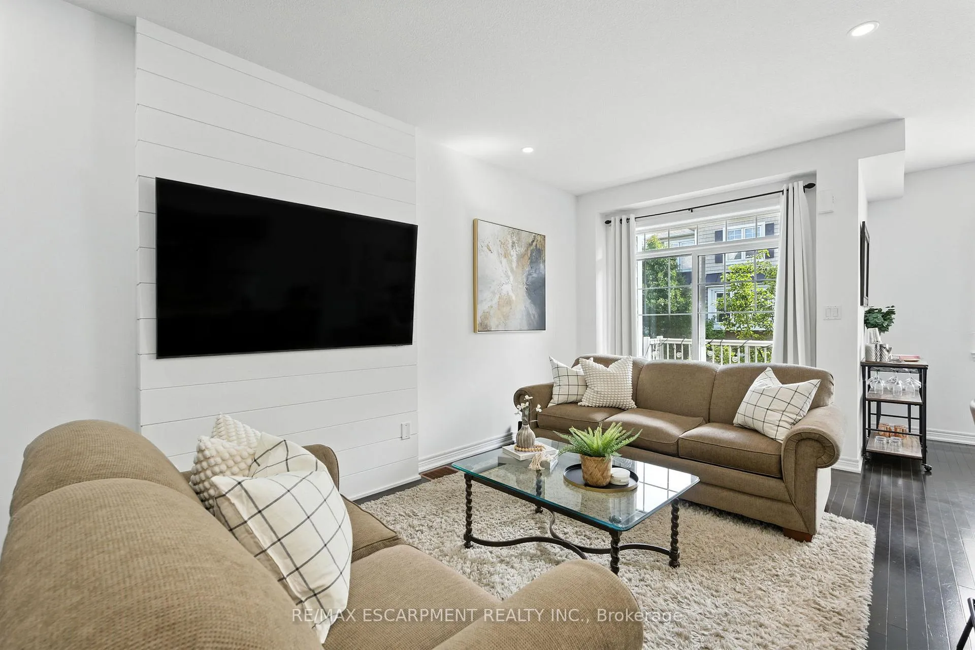 Photo 10 of Unit 34, 337 Beach Boulevard, Hamilton, Hamilton Beach — HOMEH