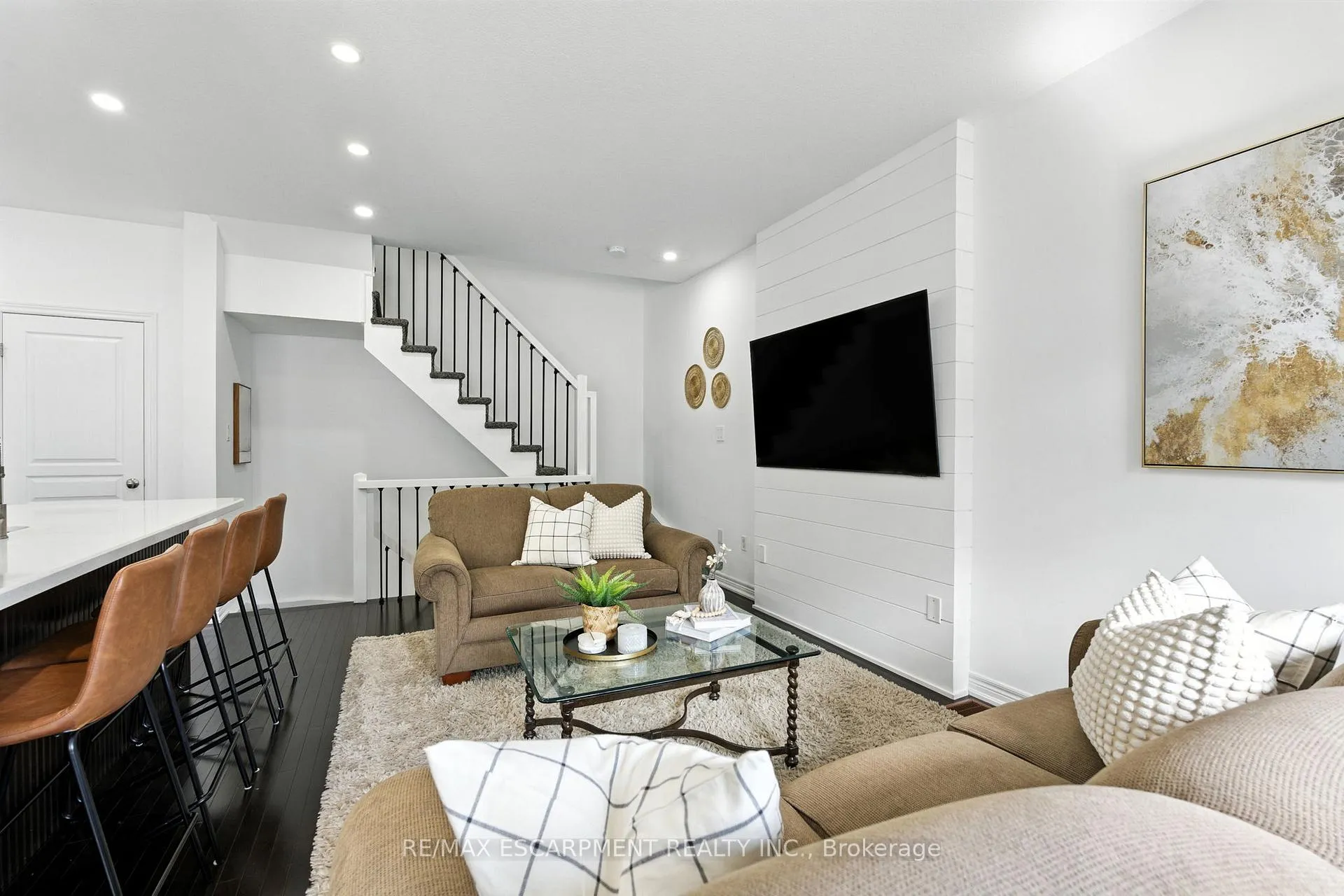 Photo 11 of Unit 34, 337 Beach Boulevard, Hamilton, Hamilton Beach — HOMEH
