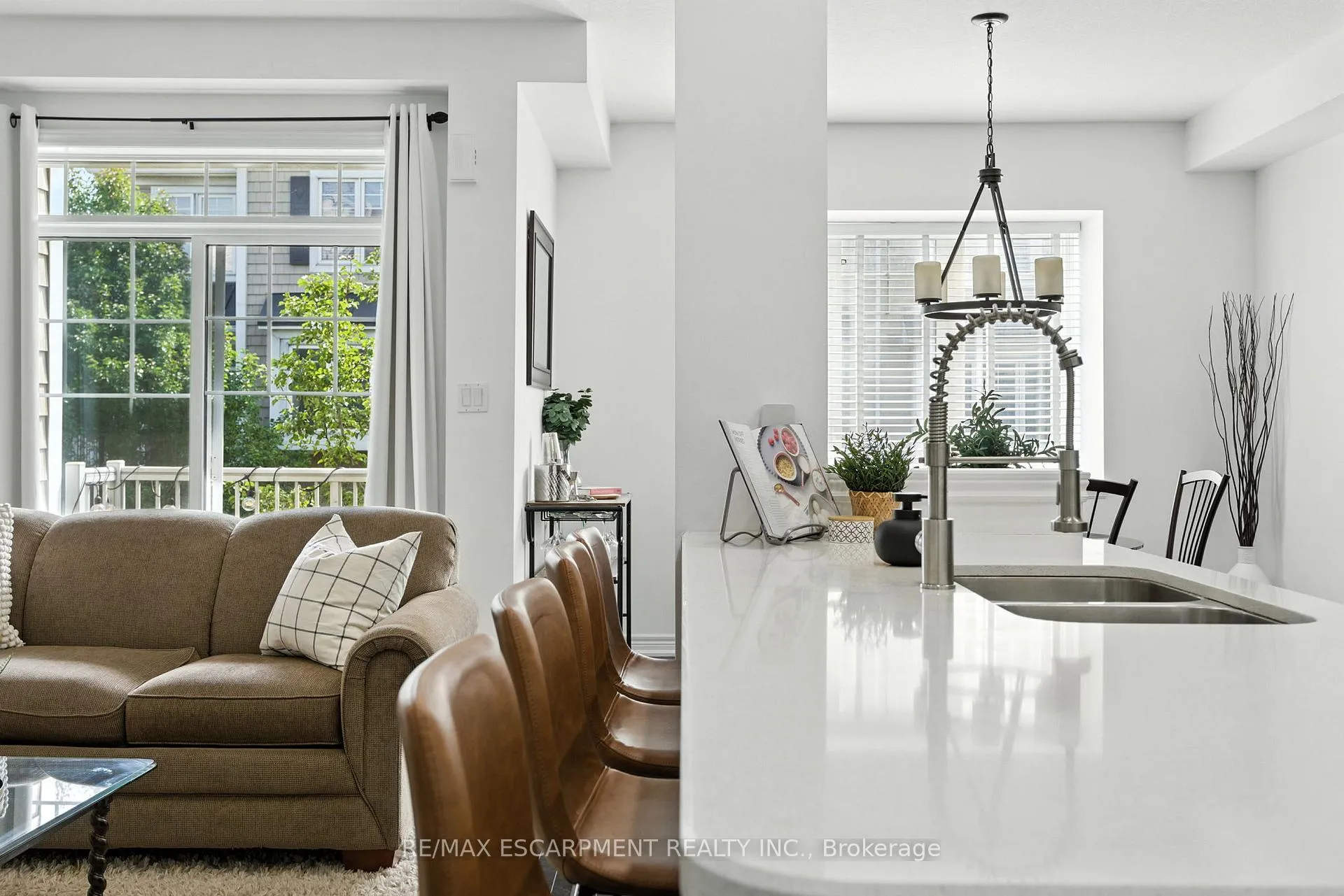 Photo 14 of Unit 34, 337 Beach Boulevard, Hamilton, Hamilton Beach — HOMEH