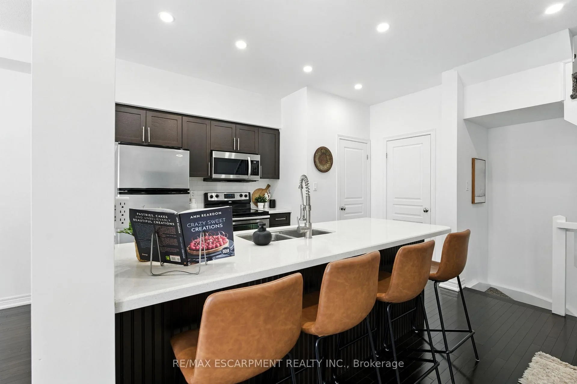 Photo 19 of Unit 34, 337 Beach Boulevard, Hamilton, Hamilton Beach — HOMEH
