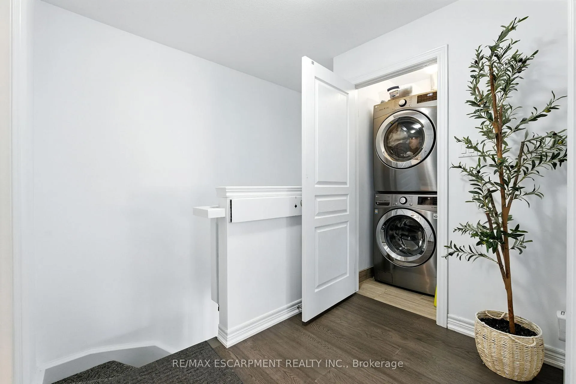 Photo 28 of Unit 34, 337 Beach Boulevard, Hamilton, Hamilton Beach — HOMEH