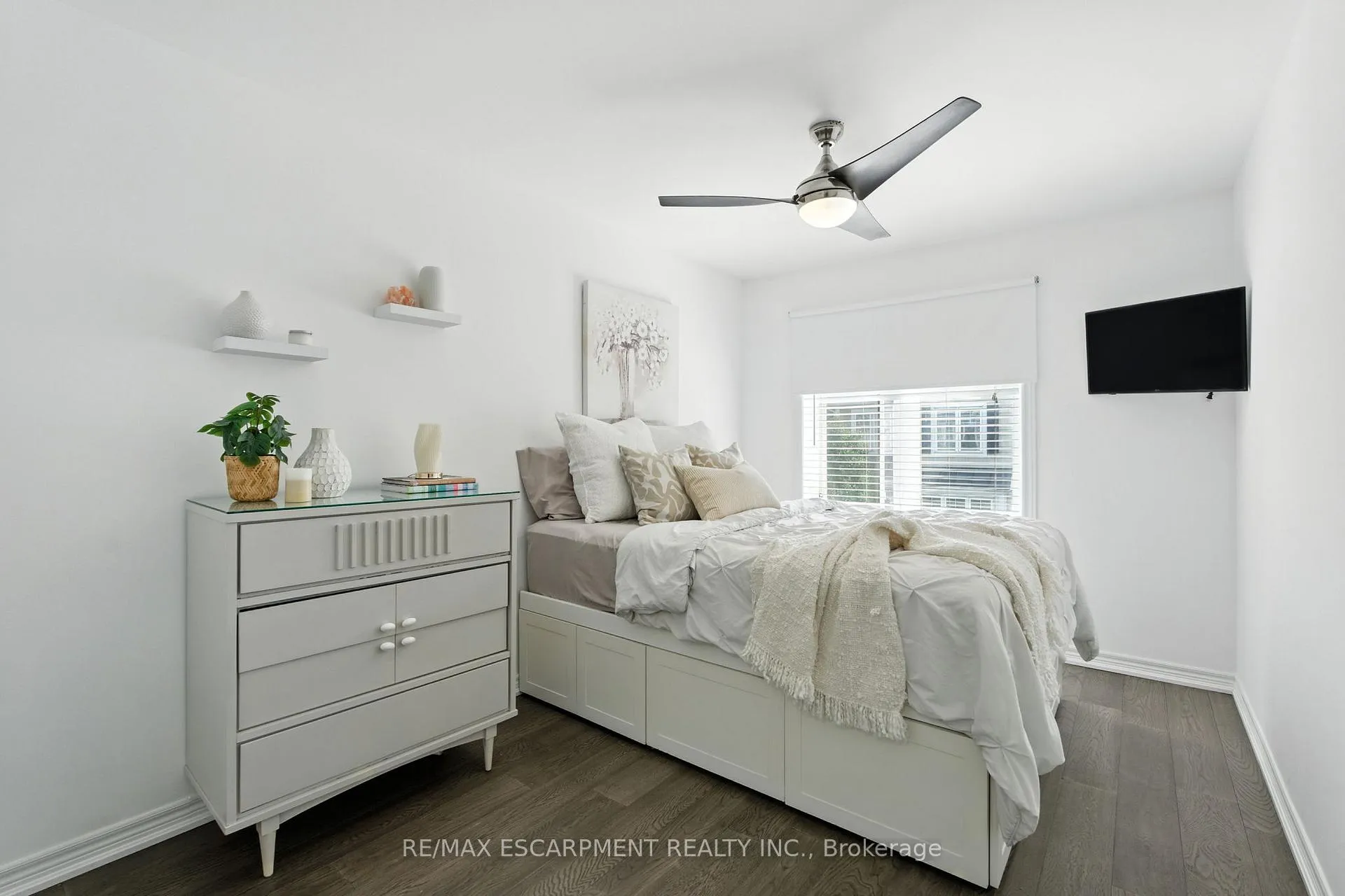 Photo 34 of Unit 34, 337 Beach Boulevard, Hamilton, Hamilton Beach — HOMEH