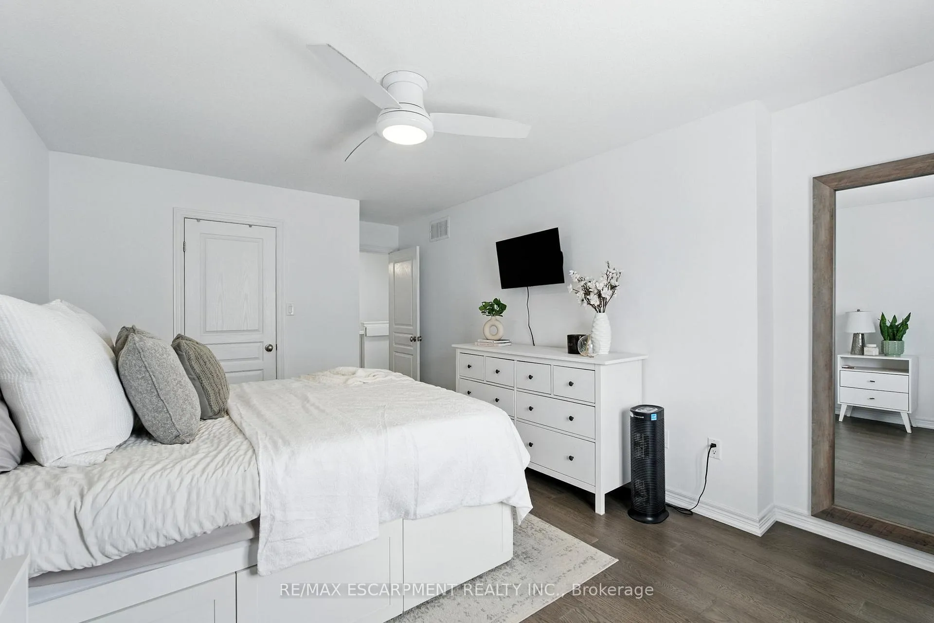 Photo 41 of Unit 34, 337 Beach Boulevard, Hamilton, Hamilton Beach — HOMEH