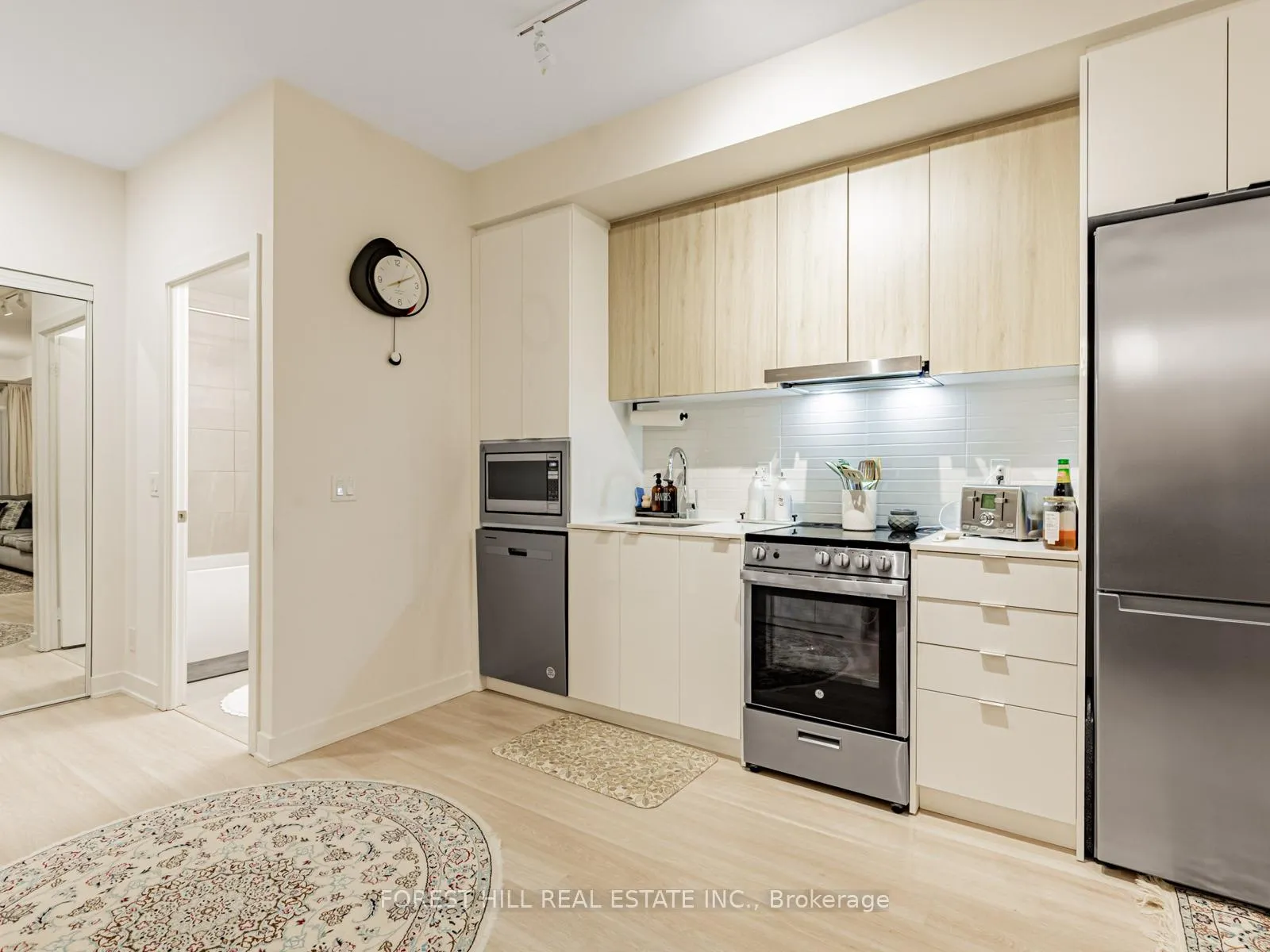 Photo 2 of Unit 1601, 30 Upper Mall Way, Vaughan, Brownridge — HOMEH