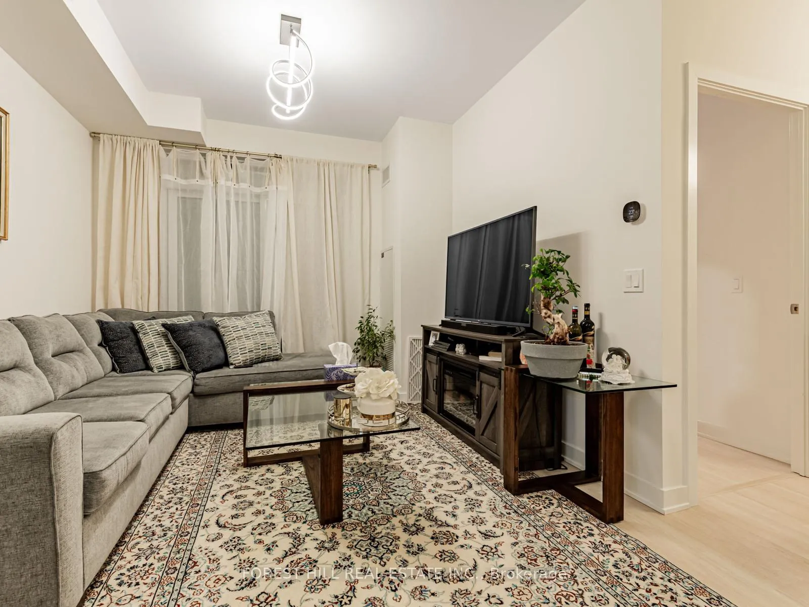 Photo 3 of Unit 1601, 30 Upper Mall Way, Vaughan, Brownridge — HOMEH