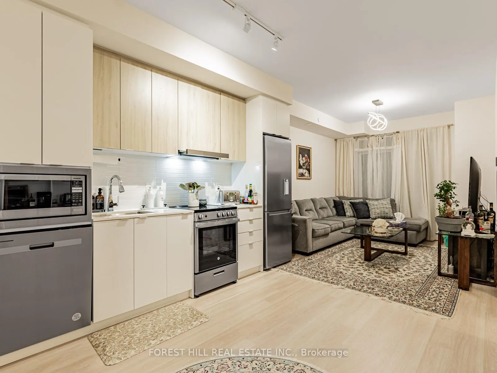 Photo 4 of Unit 1601, 30 Upper Mall Way, Vaughan, Brownridge — HOMEH