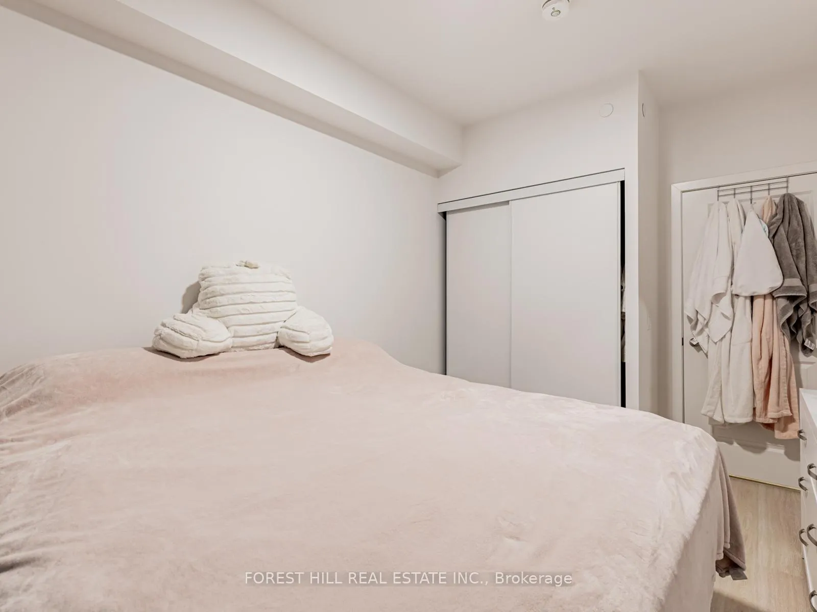 Photo 8 of Unit 1601, 30 Upper Mall Way, Vaughan, Brownridge — HOMEH