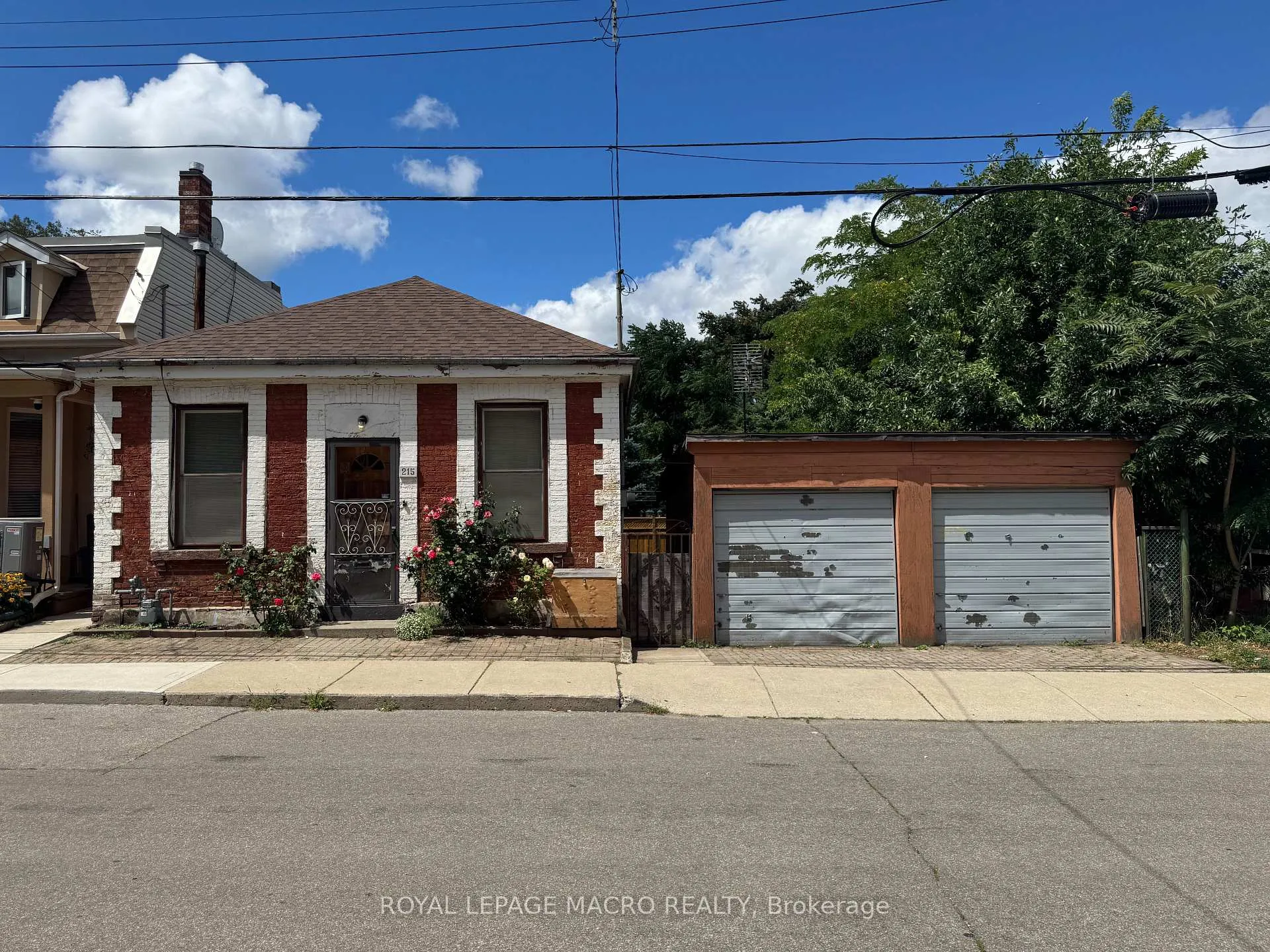 Photo 2 of 215 Ray Street N, Hamilton, Strathcona — HOMEH