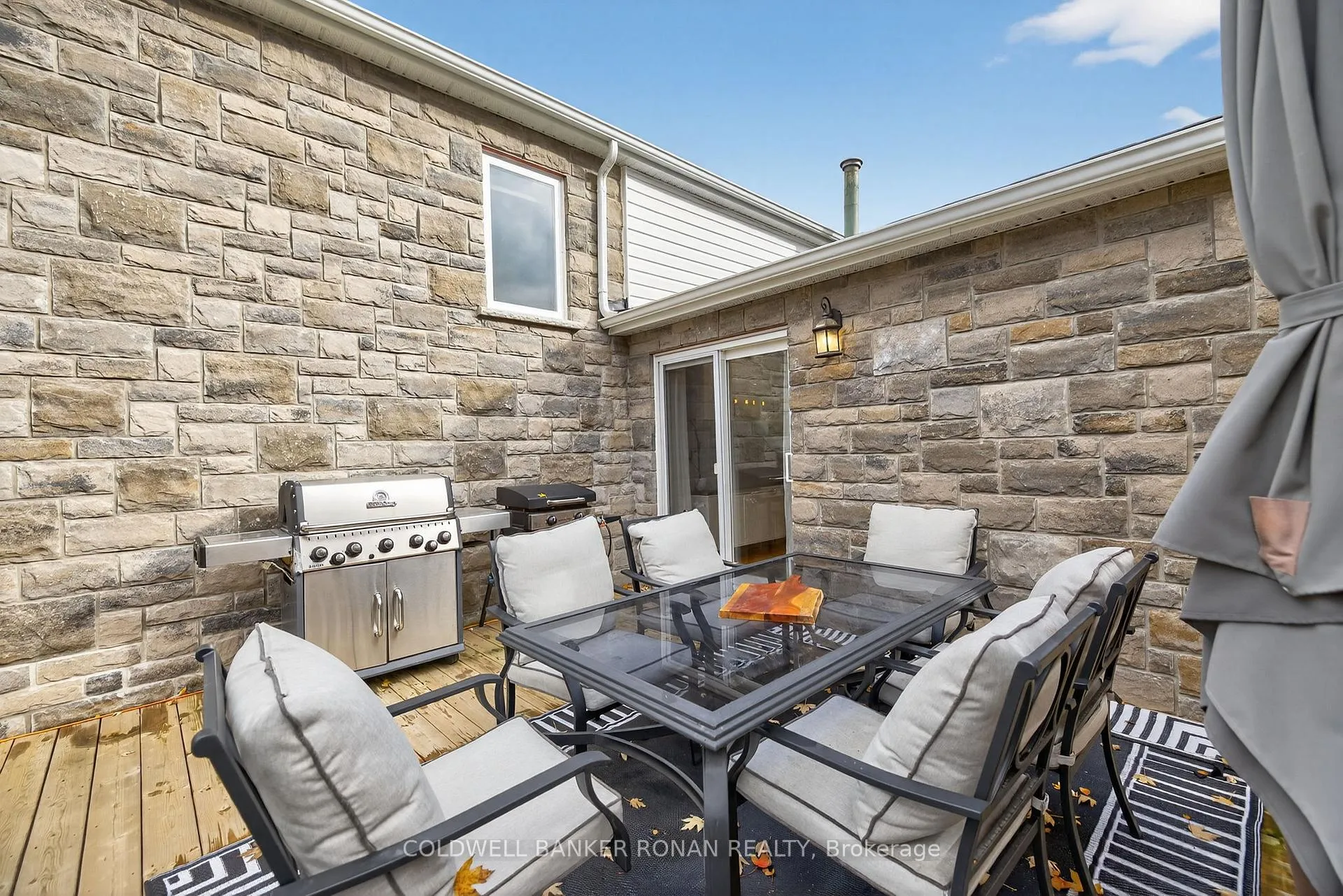 Photo 40 of 4 Thomas Street, New Tecumseth, Beeton — HOMEH