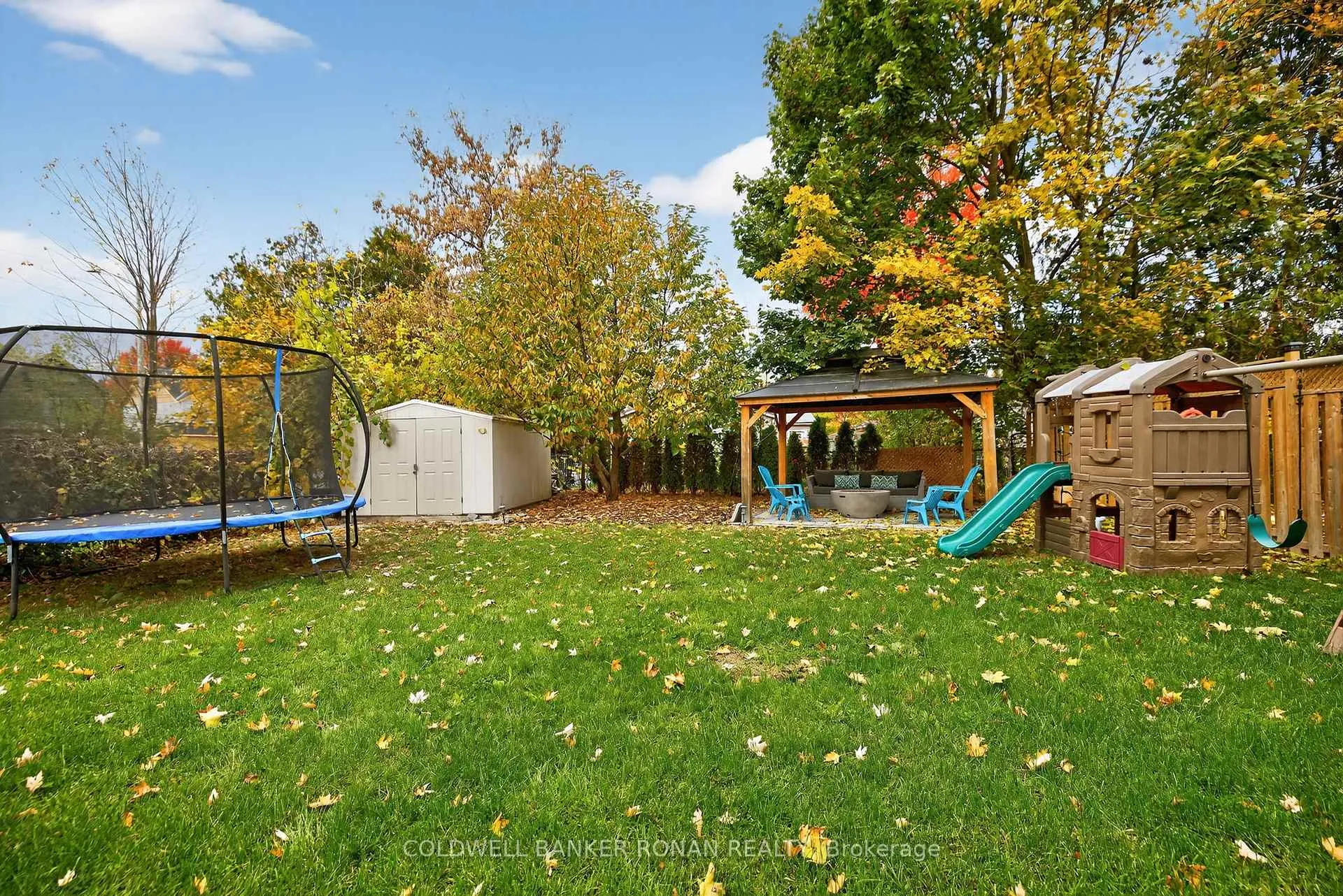 Photo 44 of 4 Thomas Street, New Tecumseth, Beeton — HOMEH