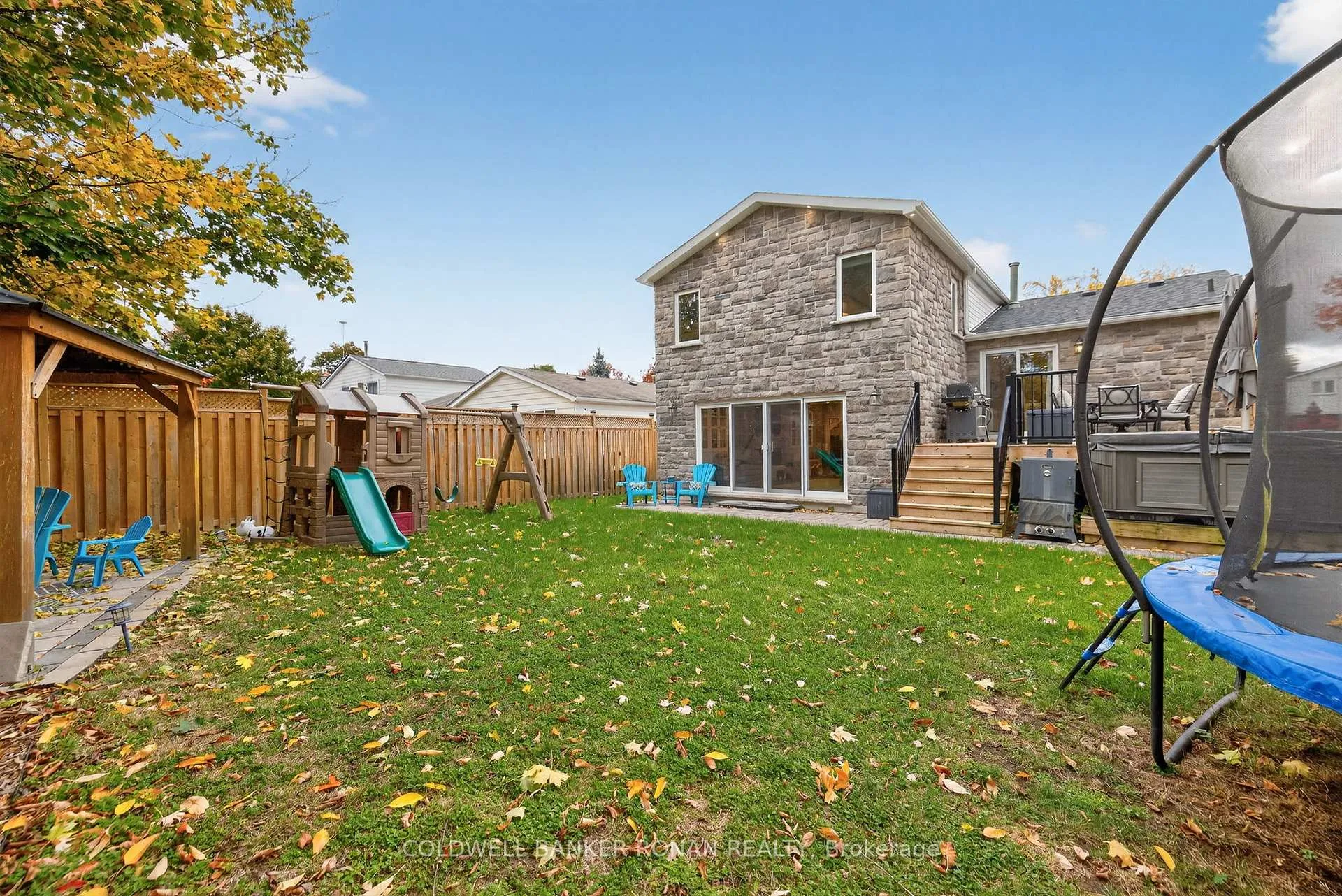Photo 48 of 4 Thomas Street, New Tecumseth, Beeton — HOMEH