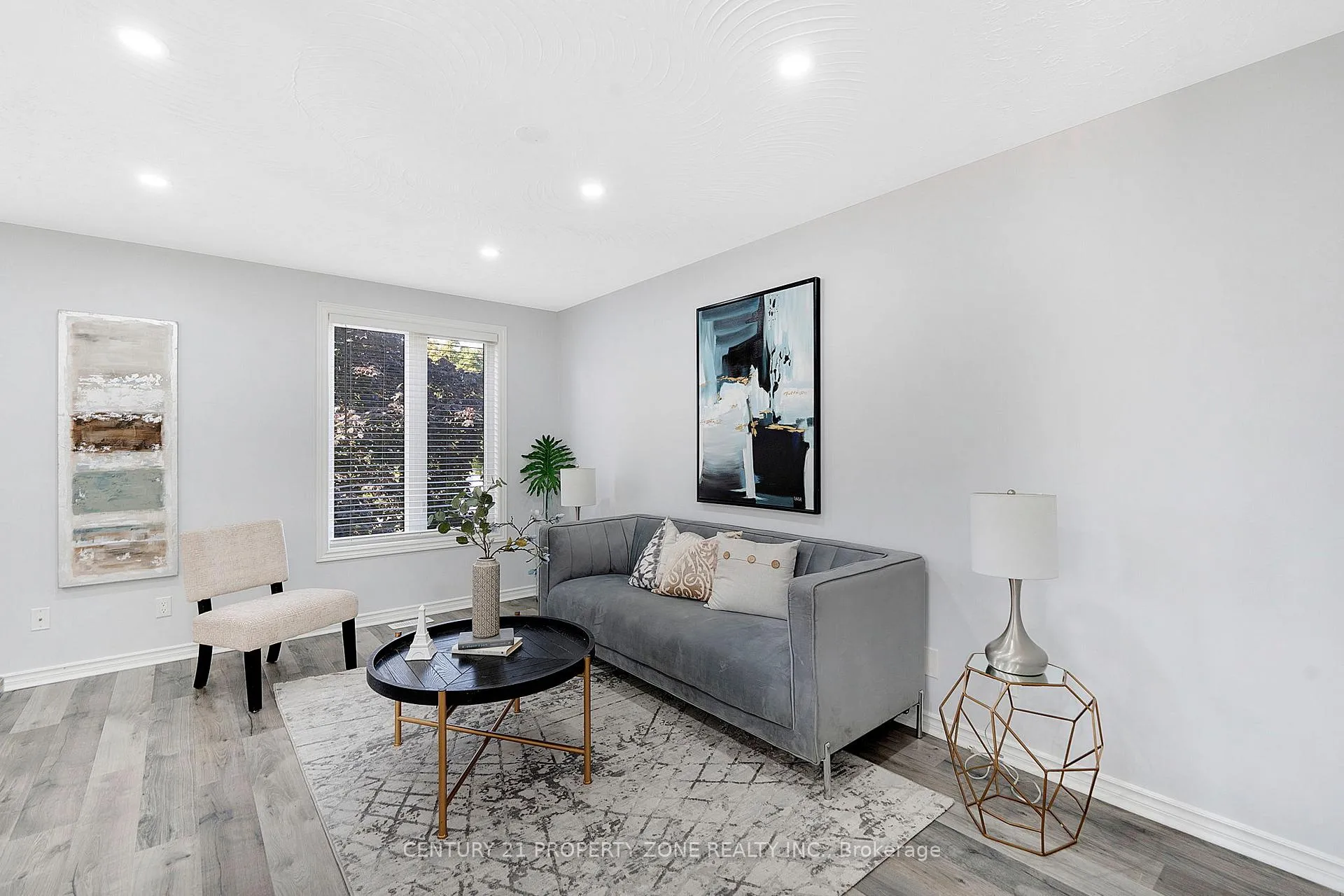 Photo 5 of 39 Southview Crescent, Cambridge — HOMEH
