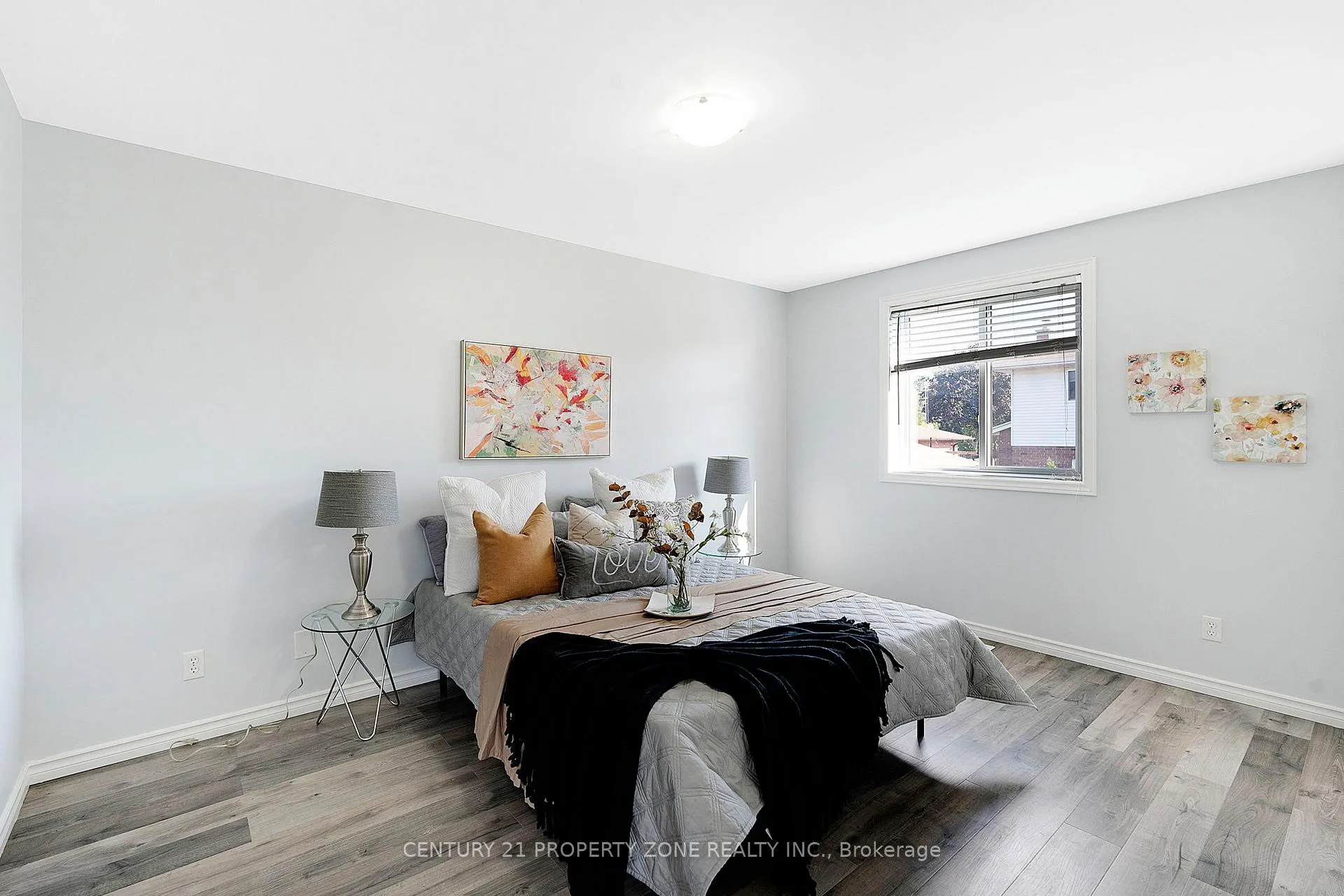 Photo 12 of 39 Southview Crescent, Cambridge — HOMEH