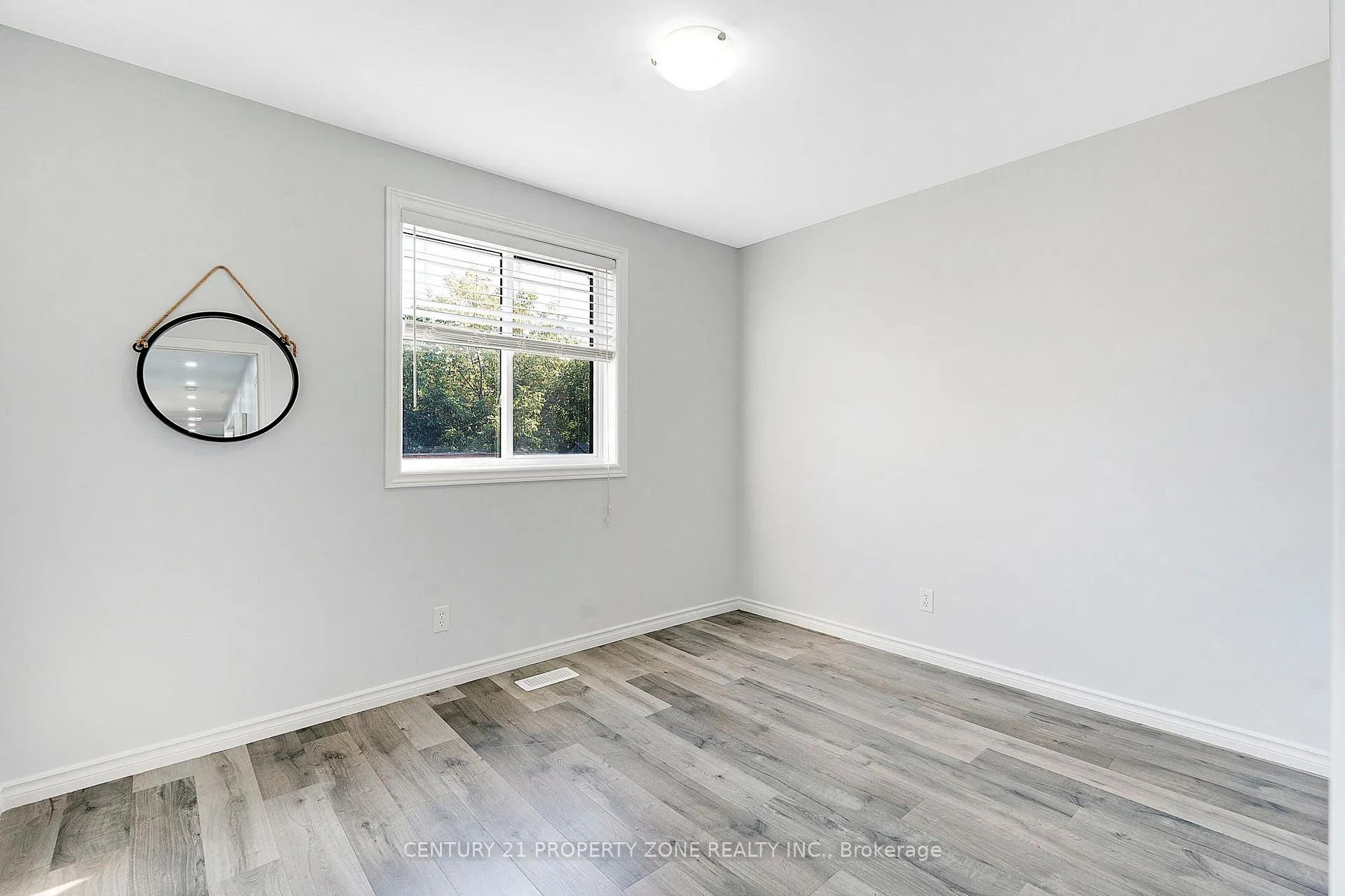 Photo 15 of 39 Southview Crescent, Cambridge — HOMEH