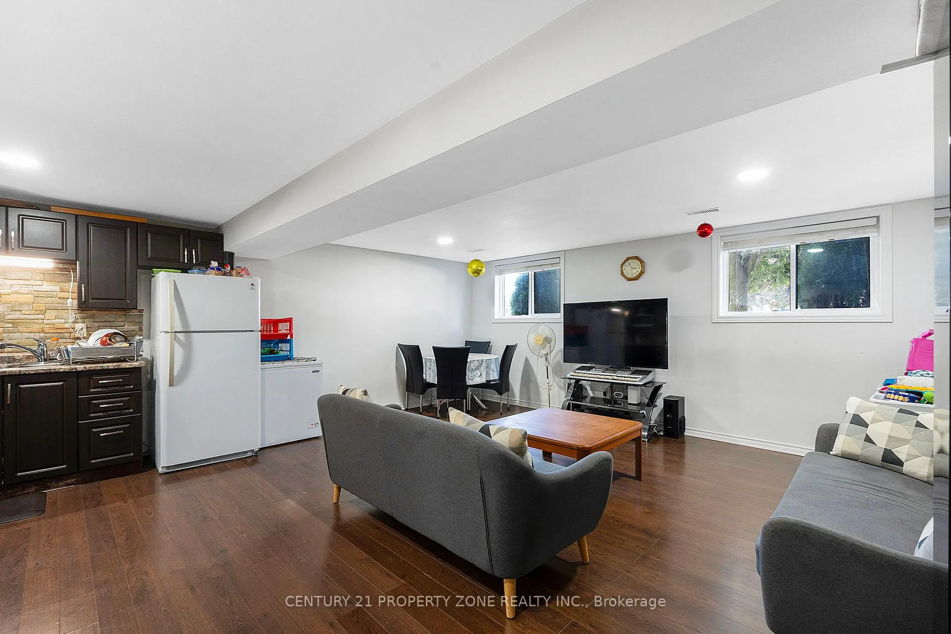Photo 17 of 39 Southview Crescent, Cambridge — HOMEH