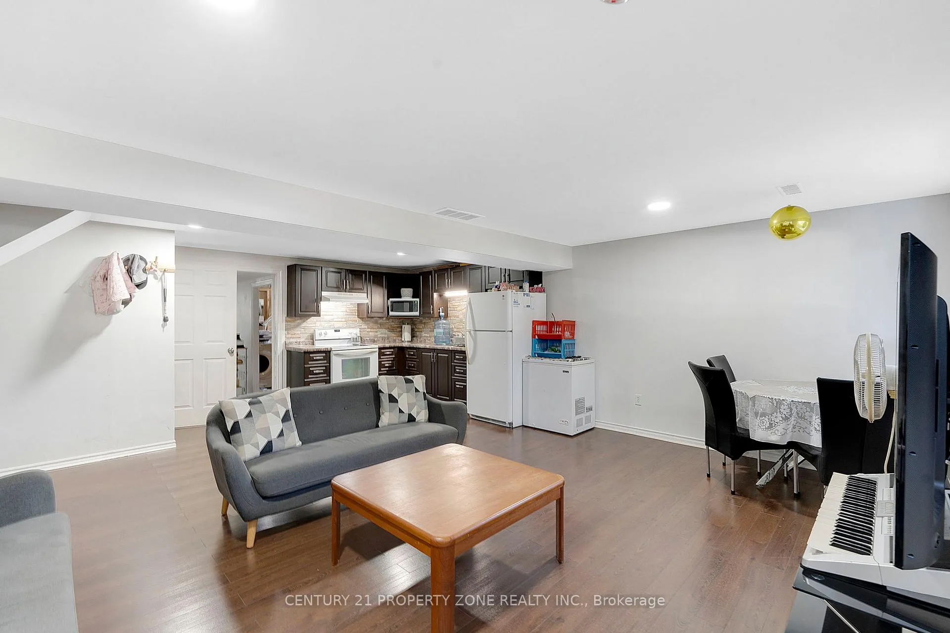 Photo 19 of 39 Southview Crescent, Cambridge — HOMEH
