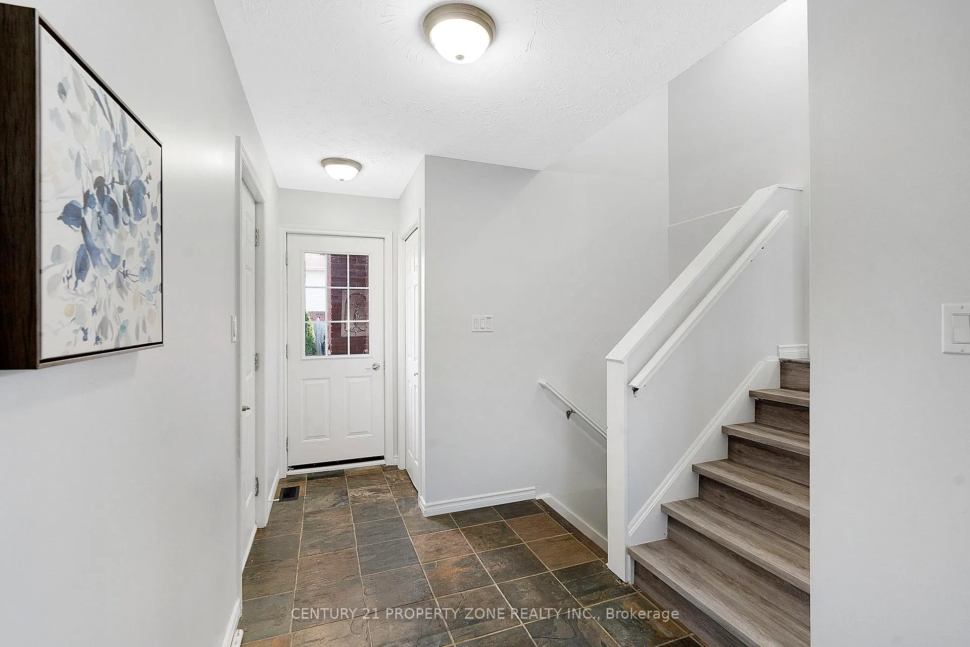 Photo 22 of 39 Southview Crescent, Cambridge — HOMEH